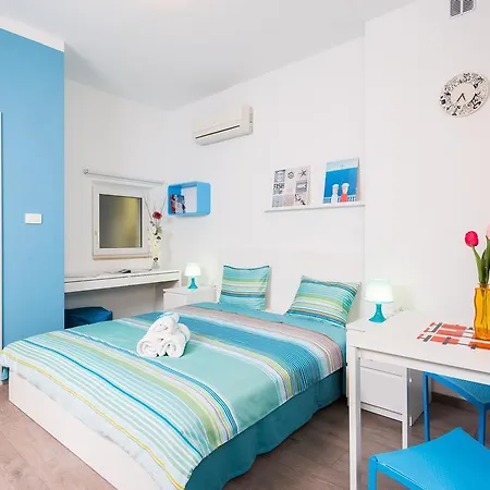 Split Dreams Apartments-2