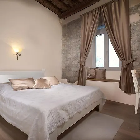 Desiderata Studio Apartment-3