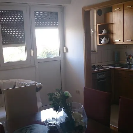 Apartment Near The Beach-2