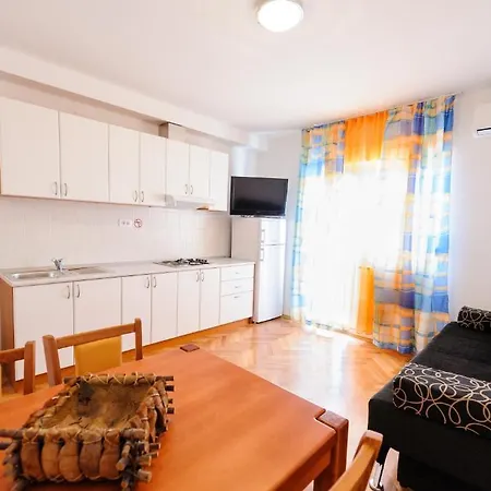 Apartment And Rooms Iva-3