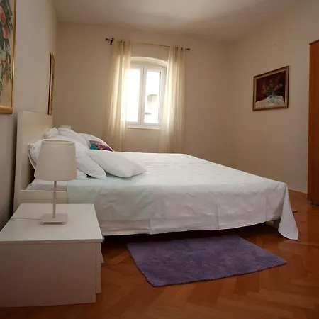 Gianina Apartment-2