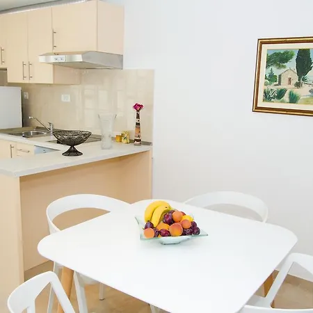 Apartments Put Plokita-3