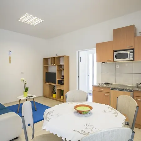 Apartment Corner-2