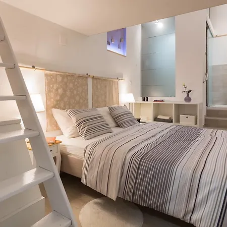 Rooms N&M-3