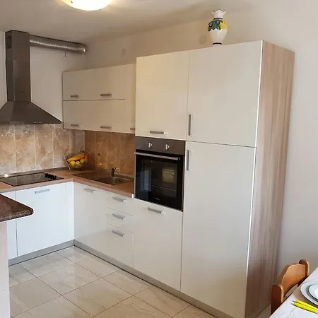 Apartment Vice Mali-3