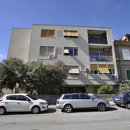 Apartments Rajna-2