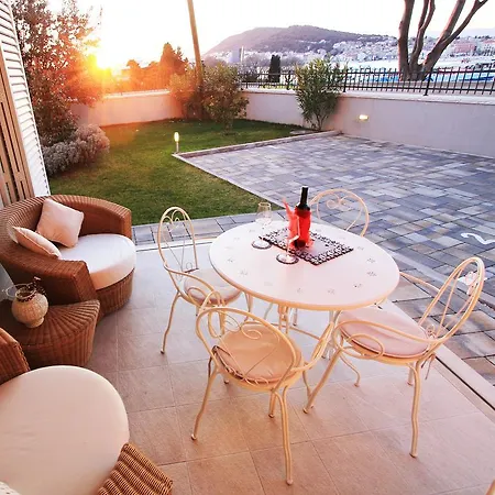 Sunset Beach Apartments-3