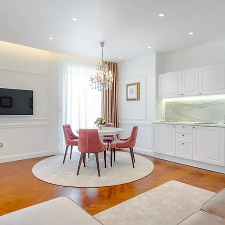 Ann Luxury Rooms-3