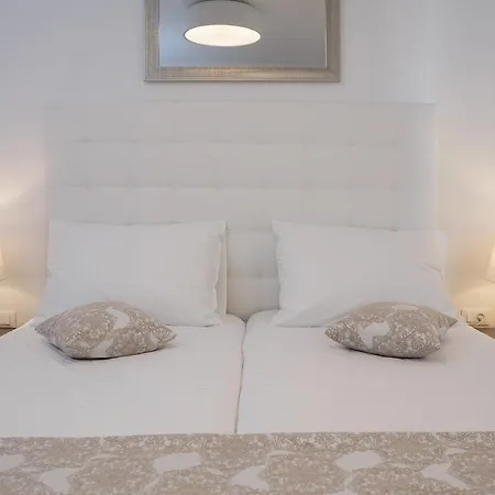 S Luxury Apartments-3