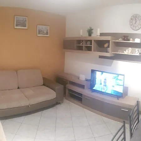 Apartman 4 Kilometar To City Centar-3
