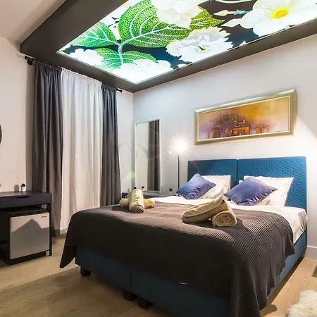 Luxury Rooms 7Heaven City-3