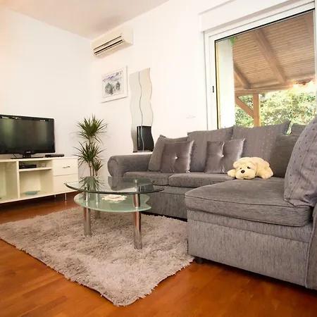 Tera Apartment Near Bacvice Beach And City Centre-2