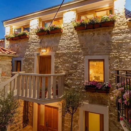 Stone House Luxury Rooms-2