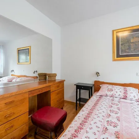 Apartment Antonija With Jacuzzi-2