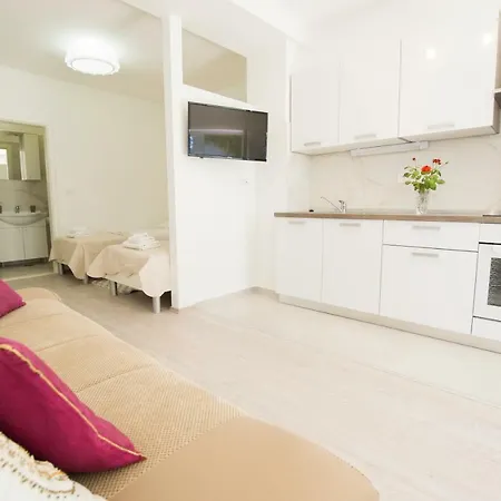 Apartment Neyra 2-3