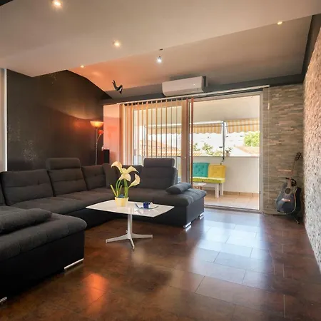 Boki Apartment Split-2