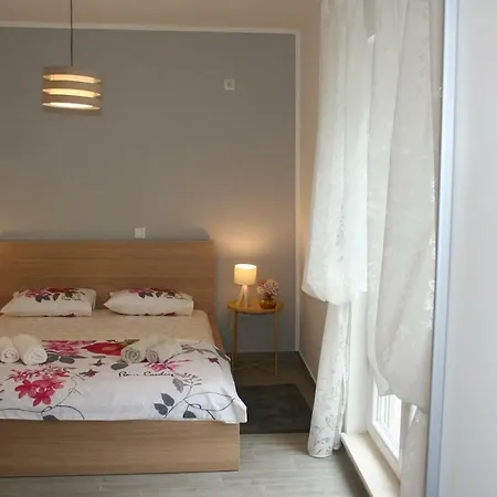 Room With Garden-2