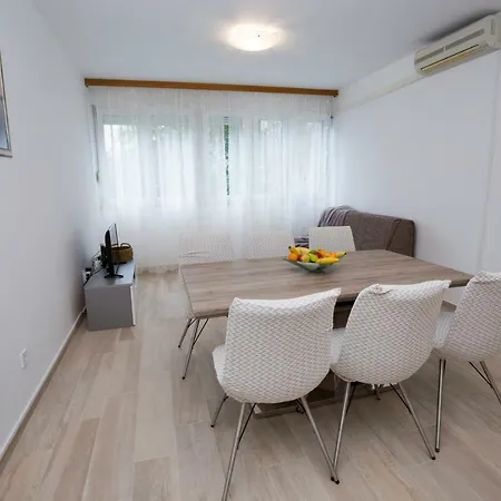 Apartments Put Plokita Smilja-3