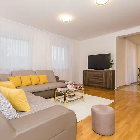 Villa Sweet Home Marija With Heated Pool-2