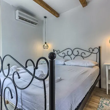 Studio Apartment With Balcony-3