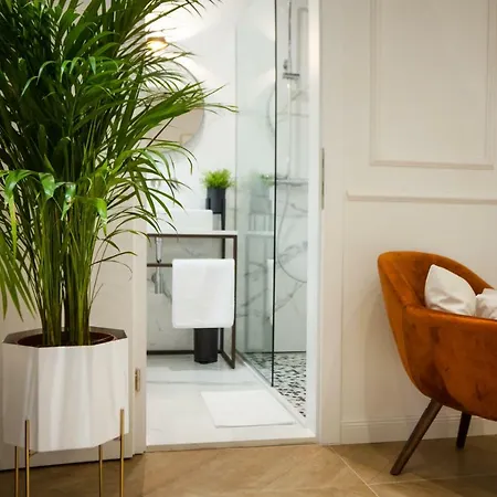 Club 5 Boutique Rooms-2