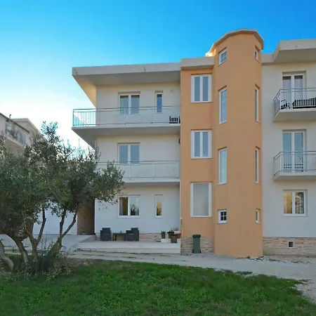 Lobster Apartments-3