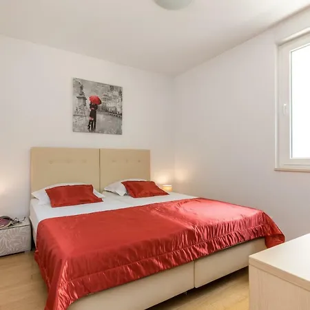Apartment Marcela With Private Parking-2