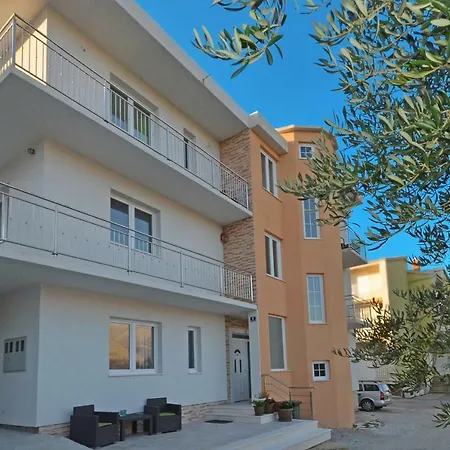Lobster Apartments-2