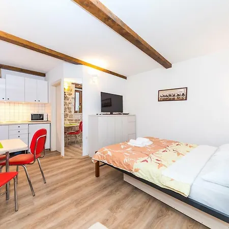 Studio Apartment First Vestibul, Heart Of Split-3