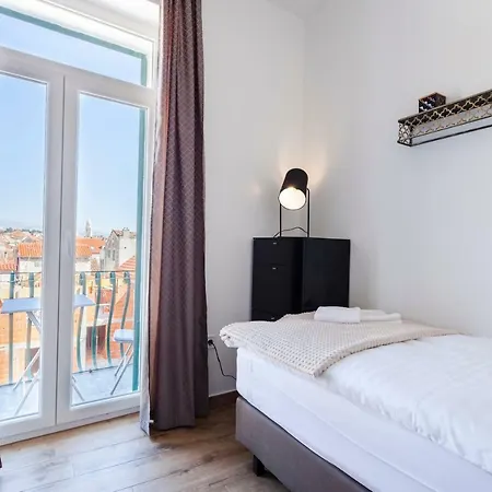 Cozy Apartment Lile In The Heart Of Old Town Split-3