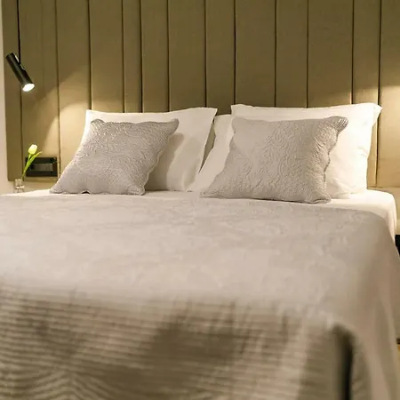 Le Soleil Rooms Split-2