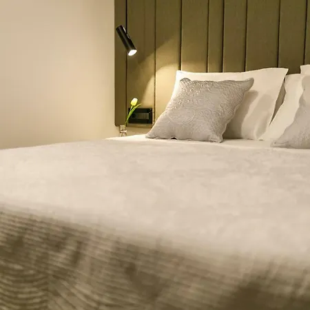 Le Soleil Rooms Split-3