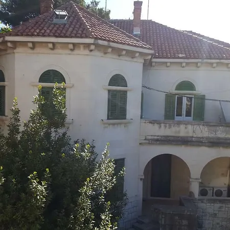 Apartment Antonija I Mateo, Apartment In The Center Of Split Rooms-3