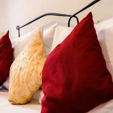 Grand Bedroom Aptm Palace Top Location-3