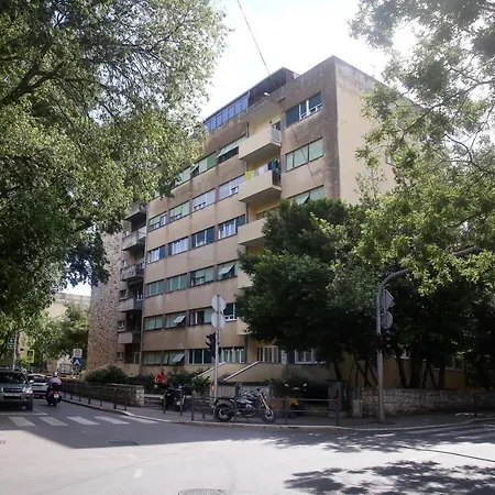 Apartments Hugo 2-3