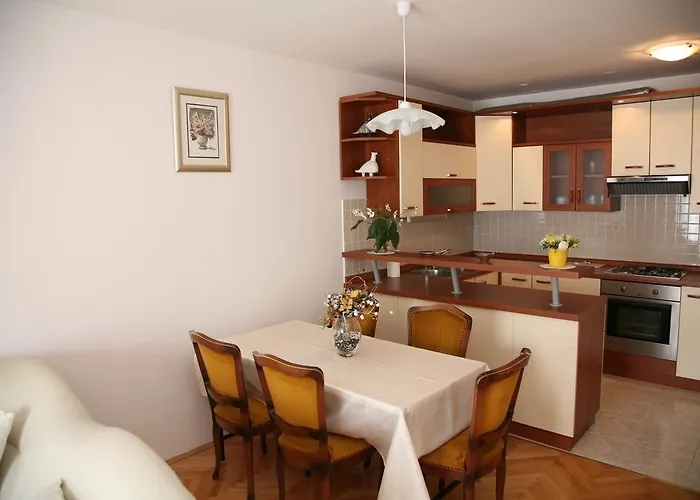 Apartment Dg With Parking Garage Split acceptant les animaux