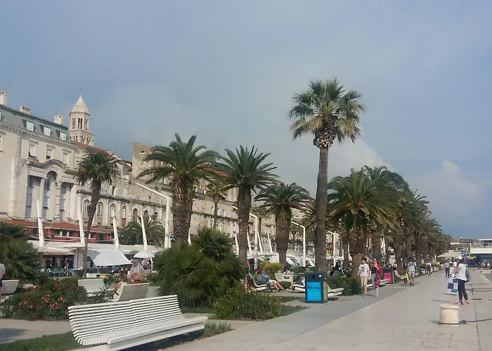 Nina, Apartment In City Centre Split